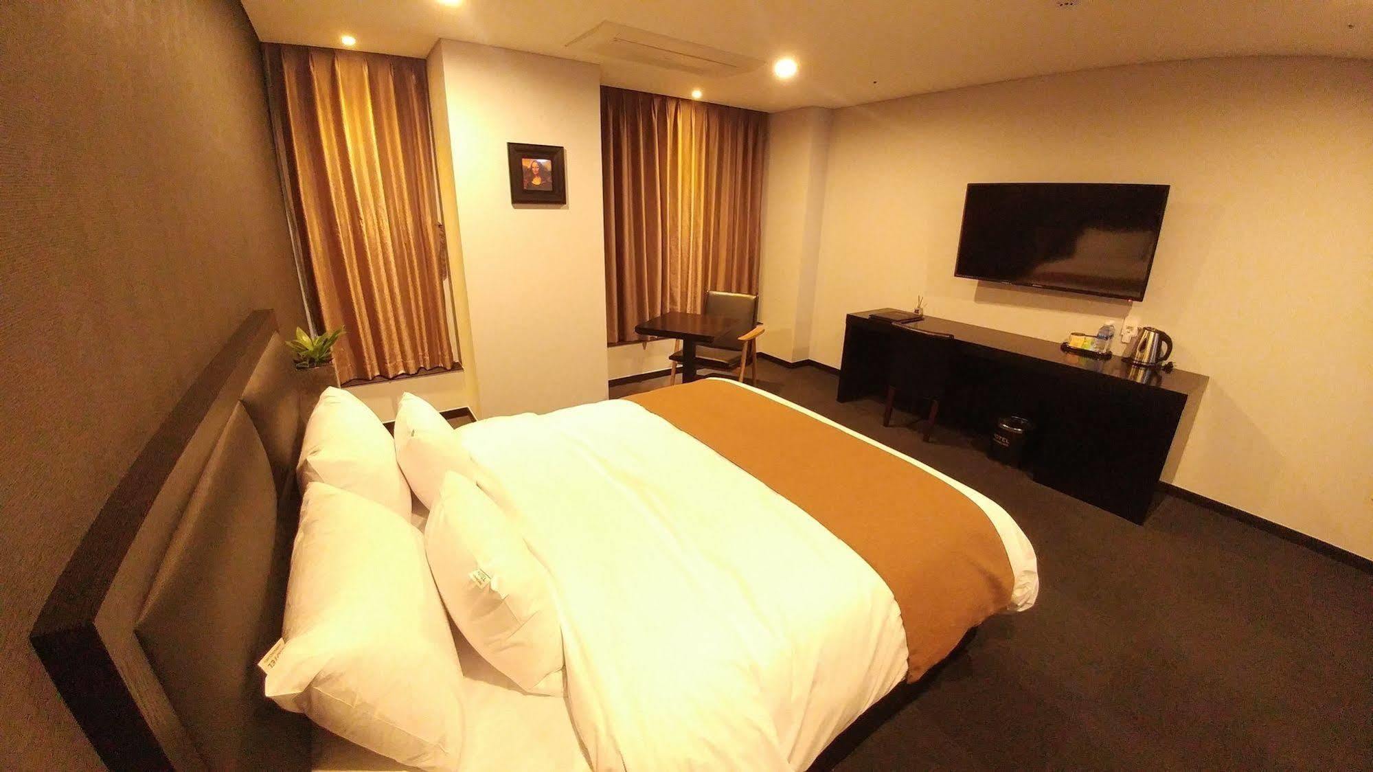 Gangneung Tourist Hotel Exterior foto