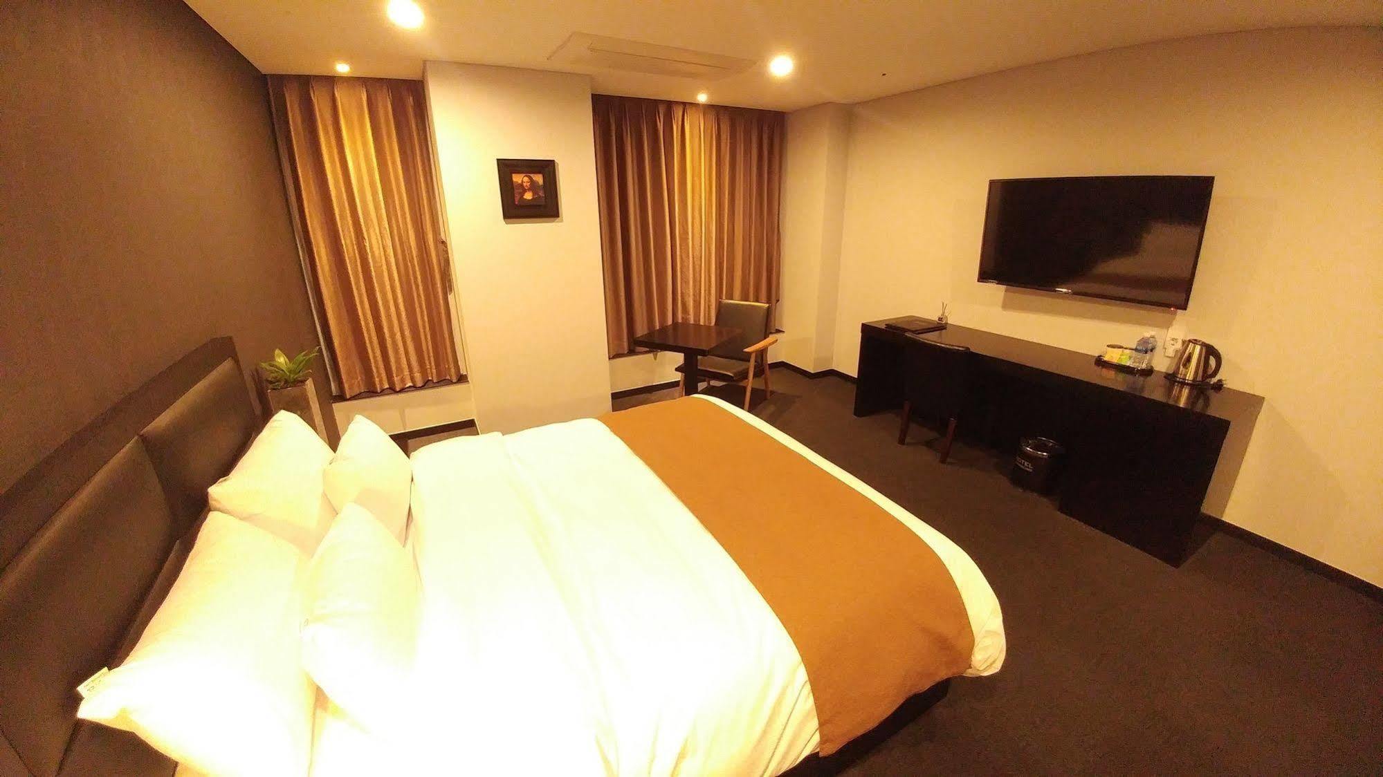 Gangneung Tourist Hotel Exterior foto